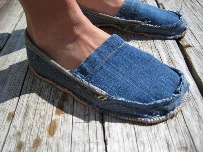 How to recycle old jeans?